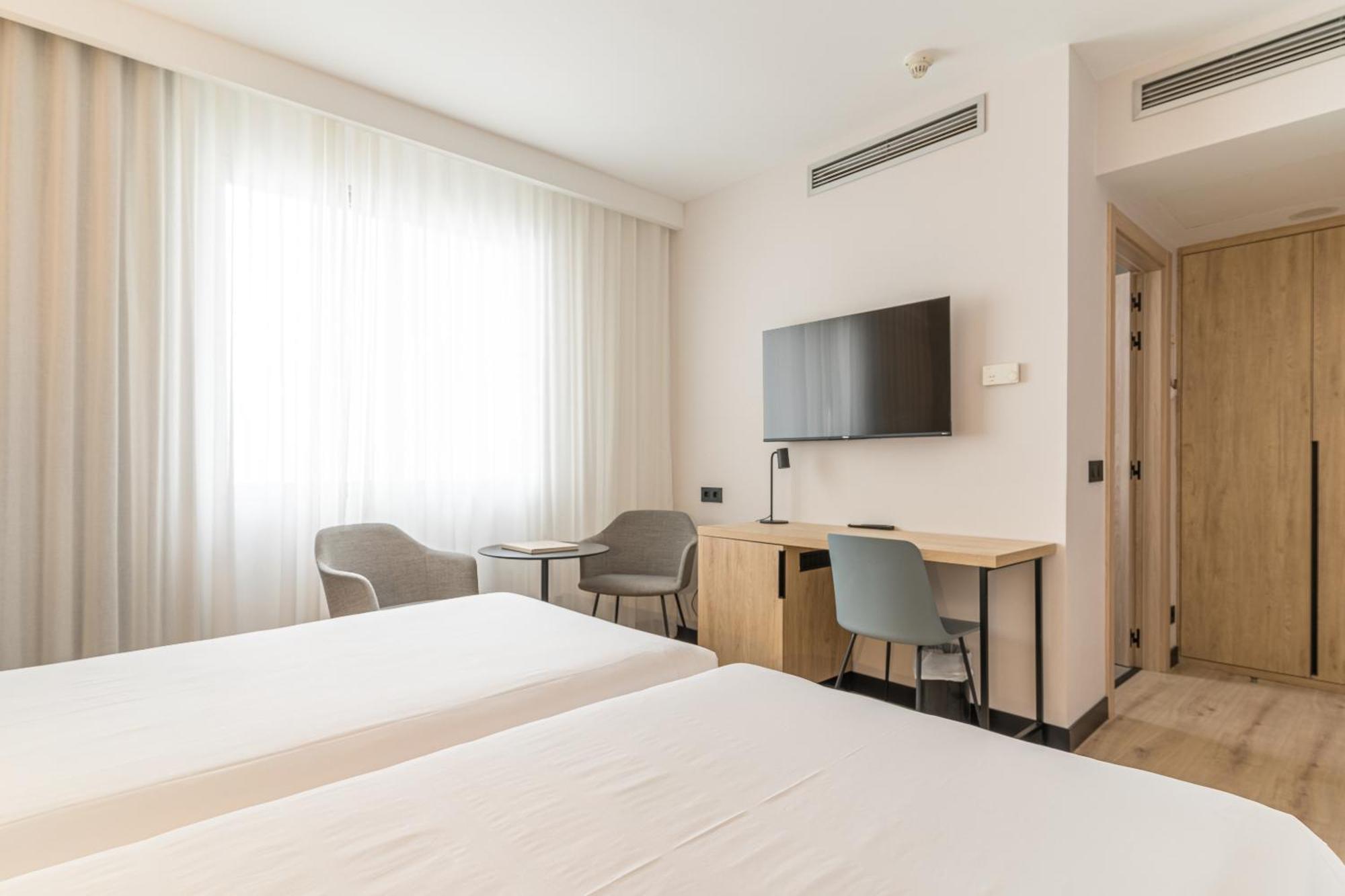Hotel Blanca De Navarra بنبلونة المظهر الخارجي الصورة