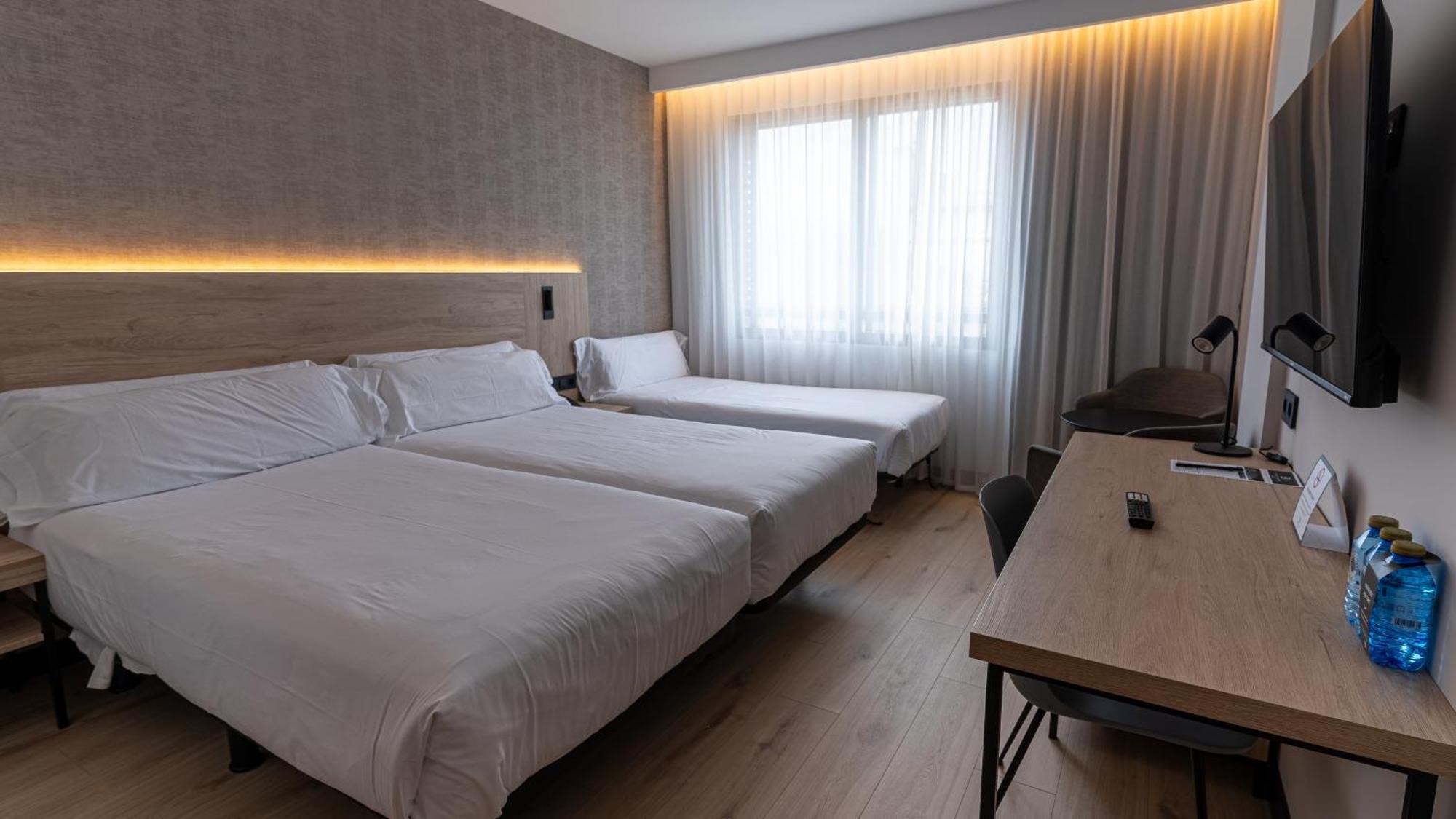 Hotel Blanca De Navarra بنبلونة المظهر الخارجي الصورة